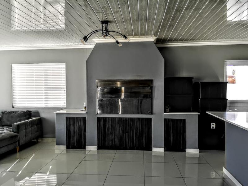 To Let 4 Bedroom Property for Rent in Edgemead Western Cape